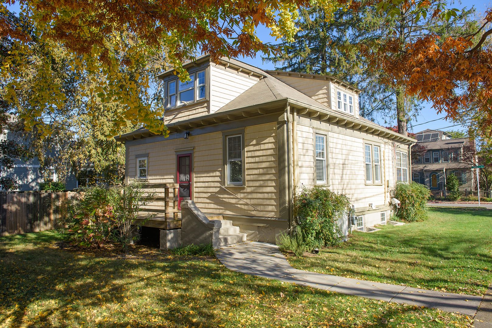 Coming Soon Charming Corner Lot Home For Lease In Eastport – photo 2
