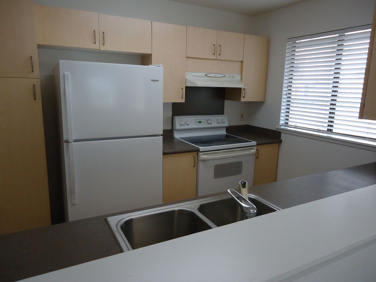 Clean 3 bedroom, 2 bath, 2 car garage home in Mililani Mauka – photo 4