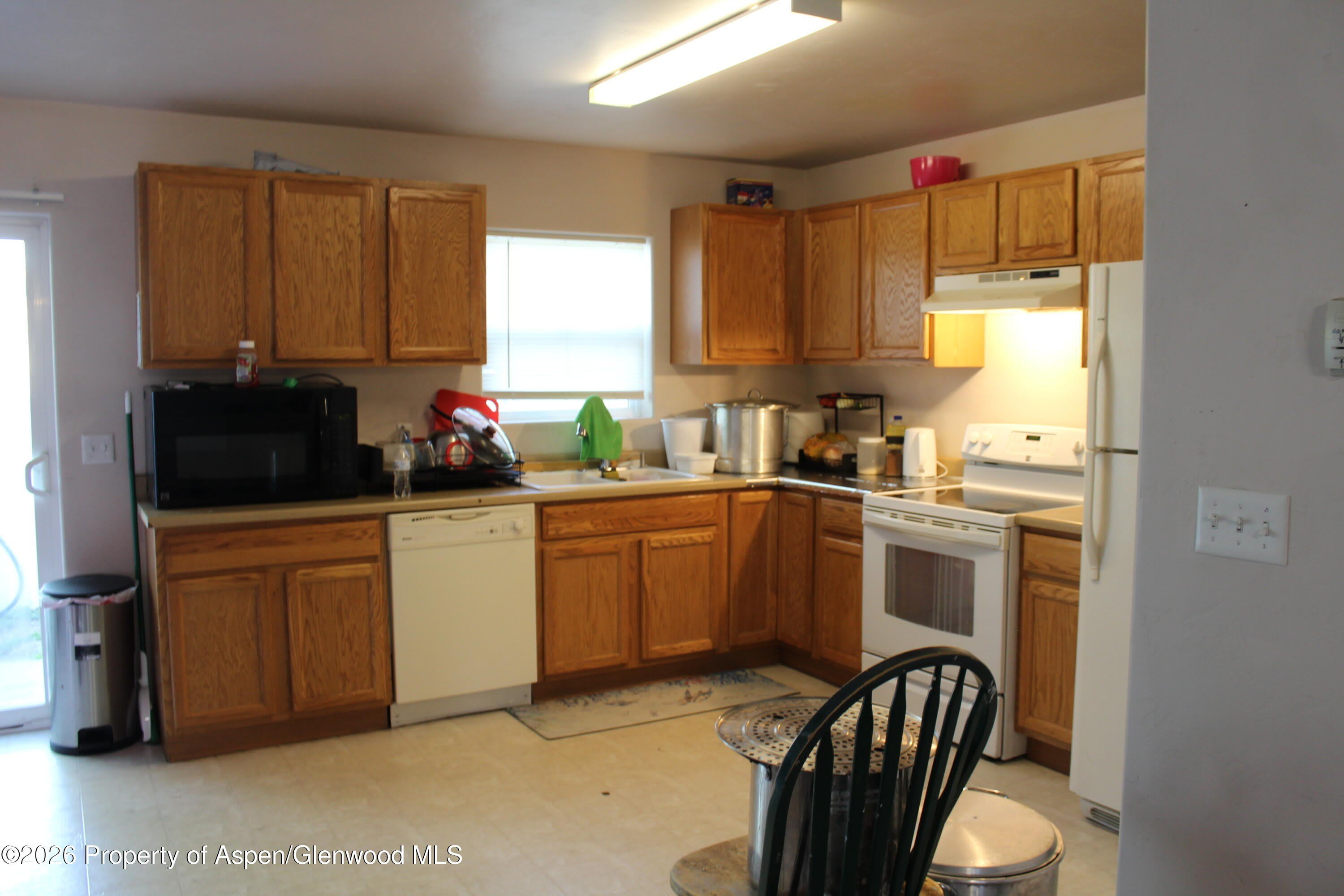 2521 Meadow Circle – photo 4