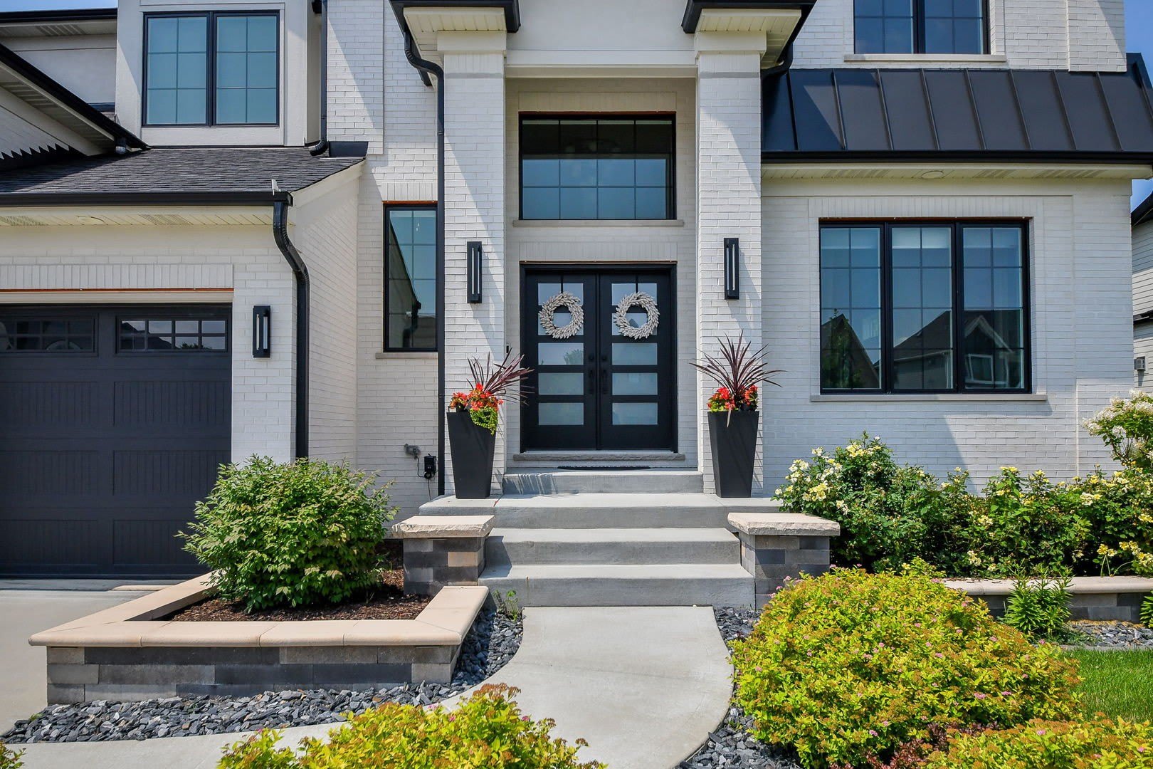 2447 Sharon Court – photo 2