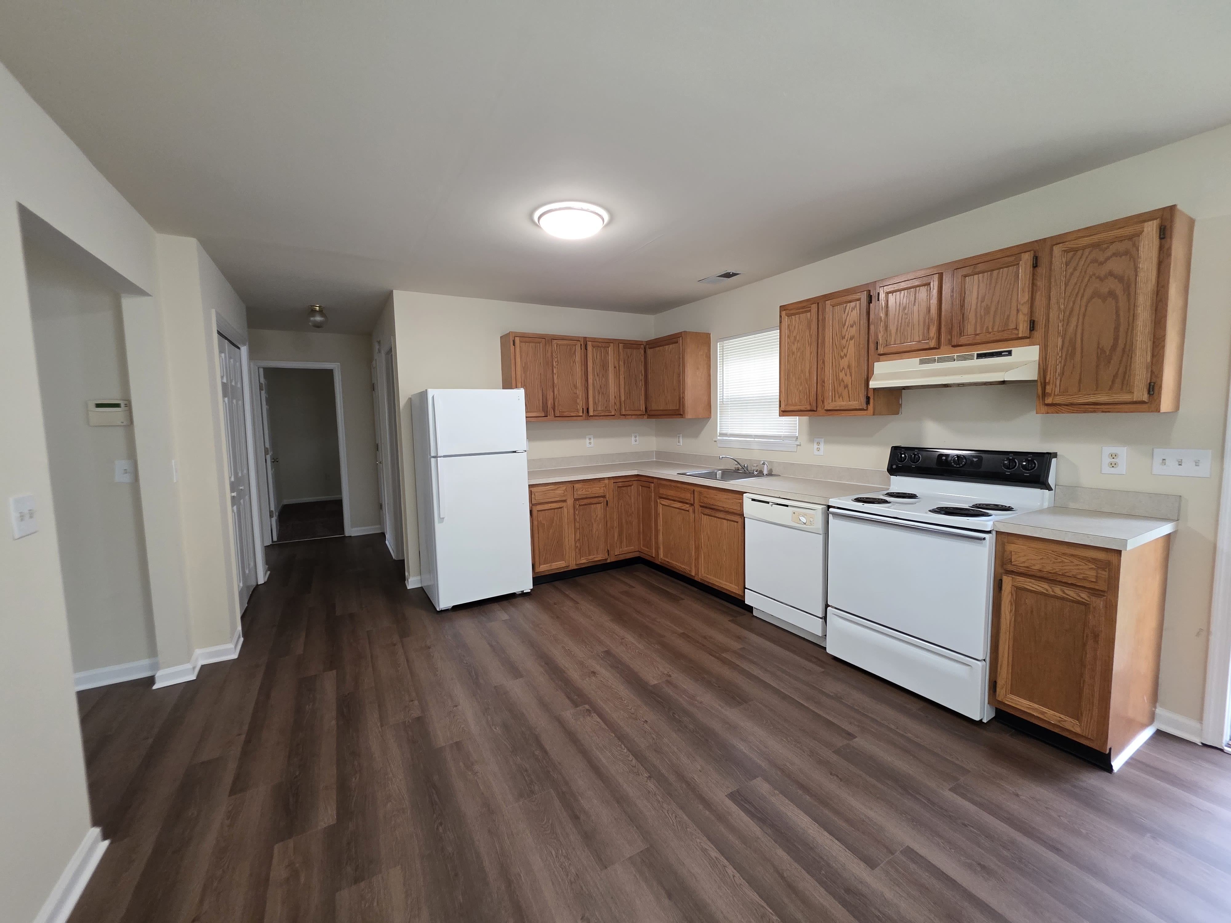 811 Roger St – photo 3