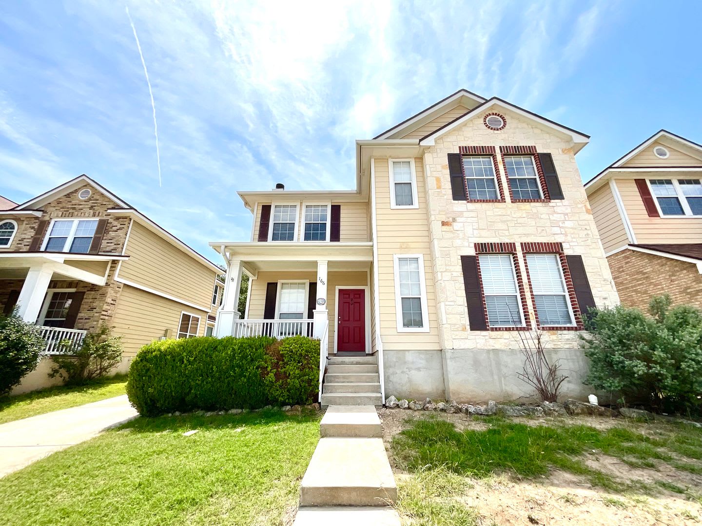 Move In Special Charming Two Story Home In Stone Oak With Fenced Backyard – photo 2