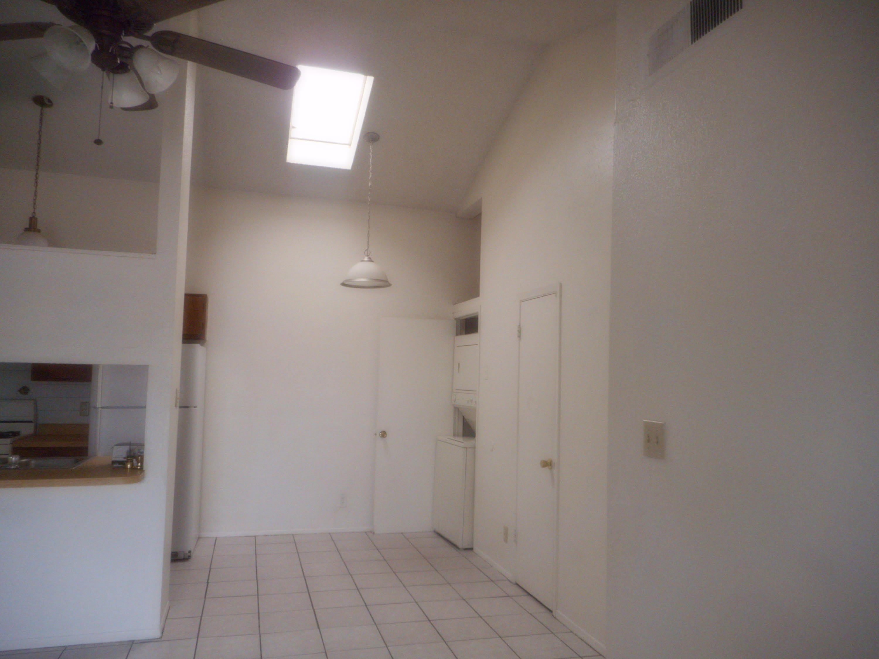 618 White Cliffs Drive – photo 2