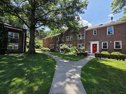 4601 Henry Hudson Parkway – photo 1