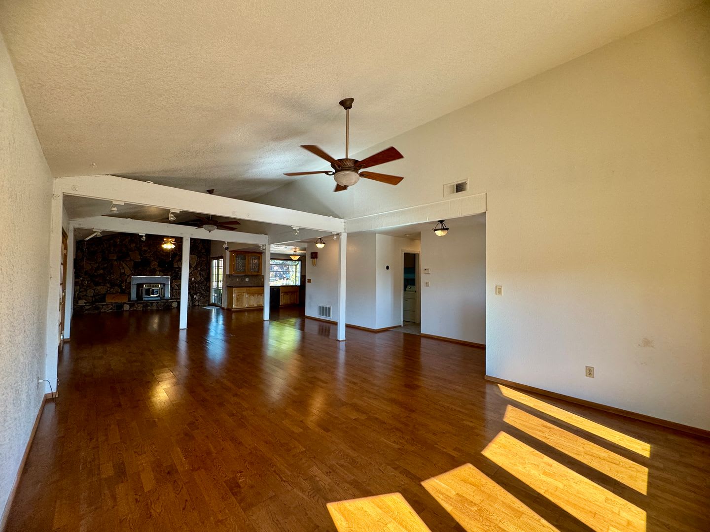 Beautiful Home Available in Cameron Park! – photo 4