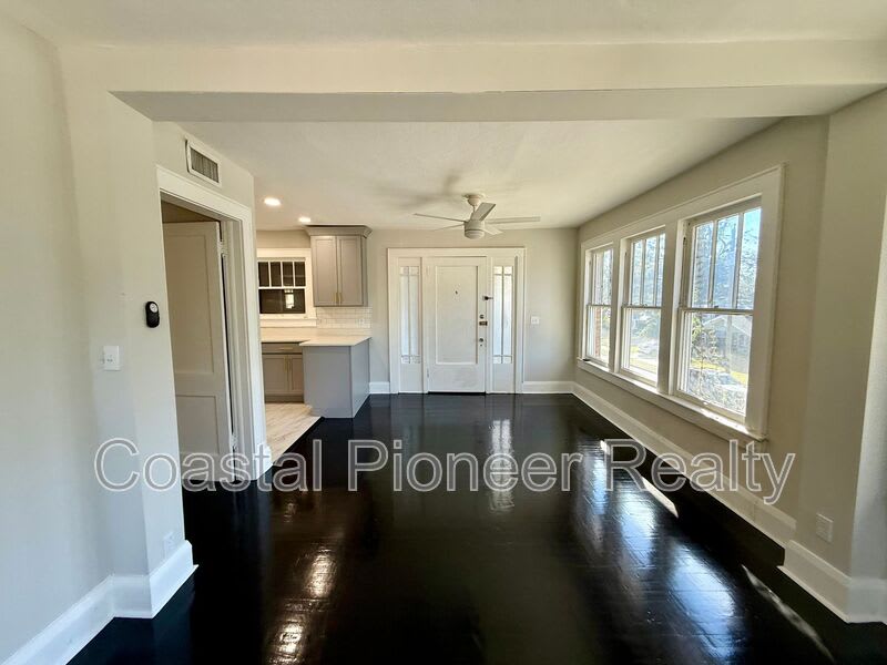 4015 N Seminole Ave – photo 3