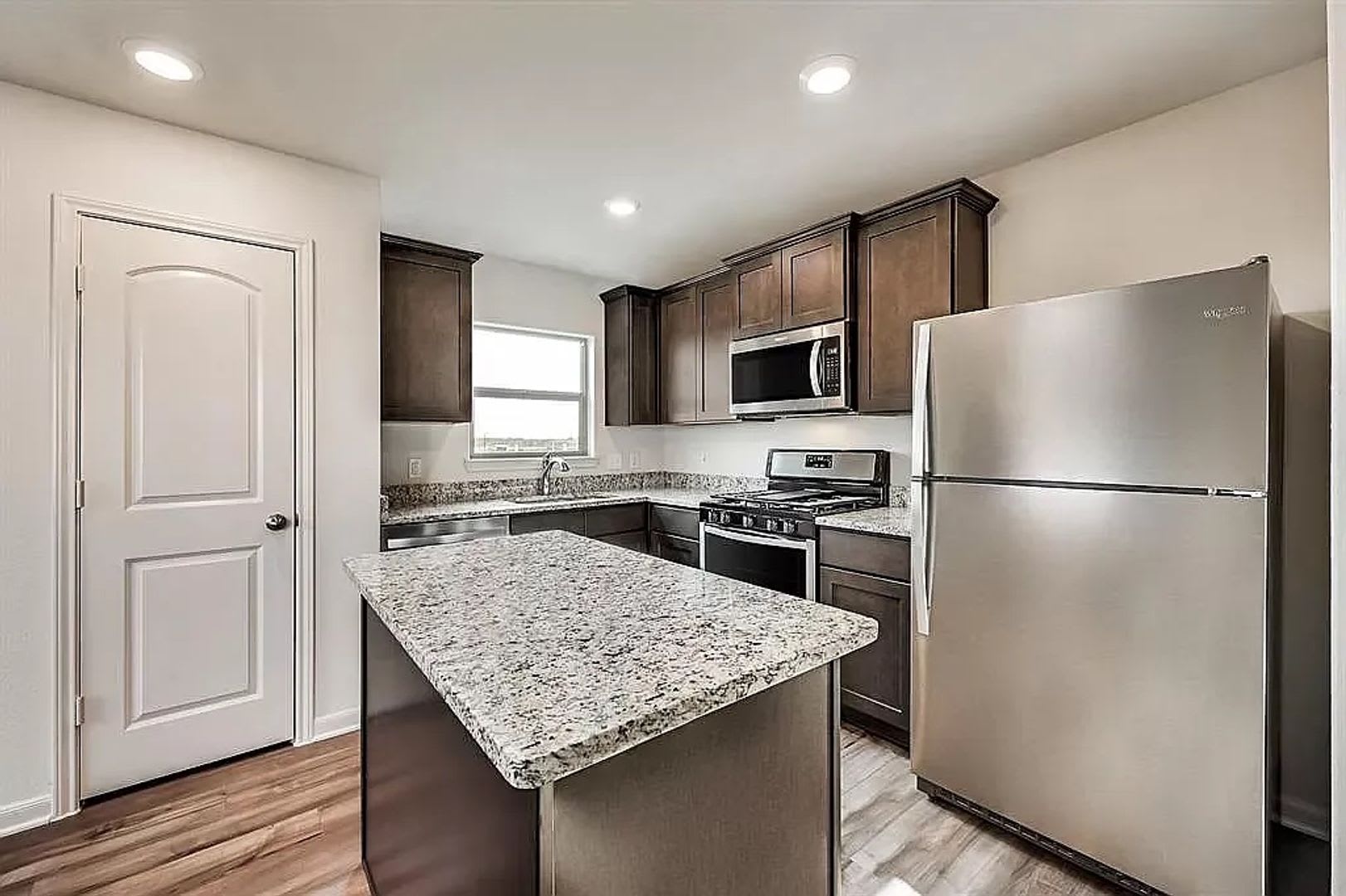 Room in 4 Bedroom Home at Musselshell Dr – photo 4