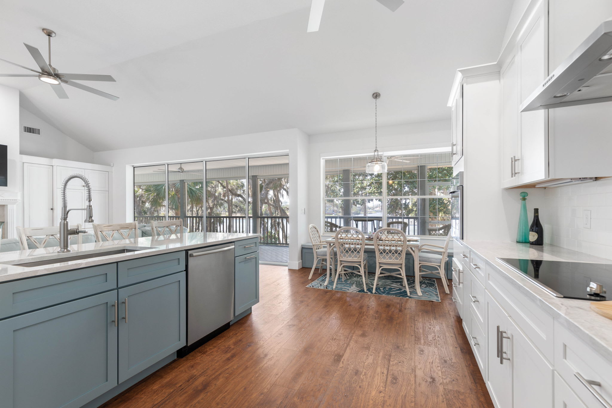5594 North Oceanshore Boulevard – photo 3