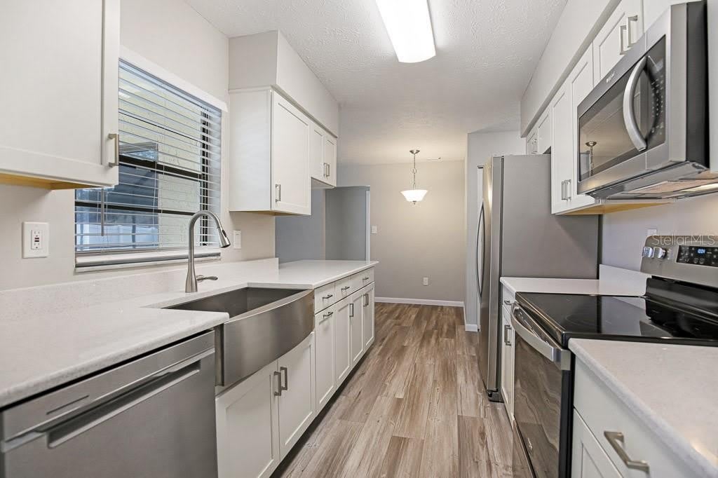 423 VAN REED MANOR Drive – photo 4