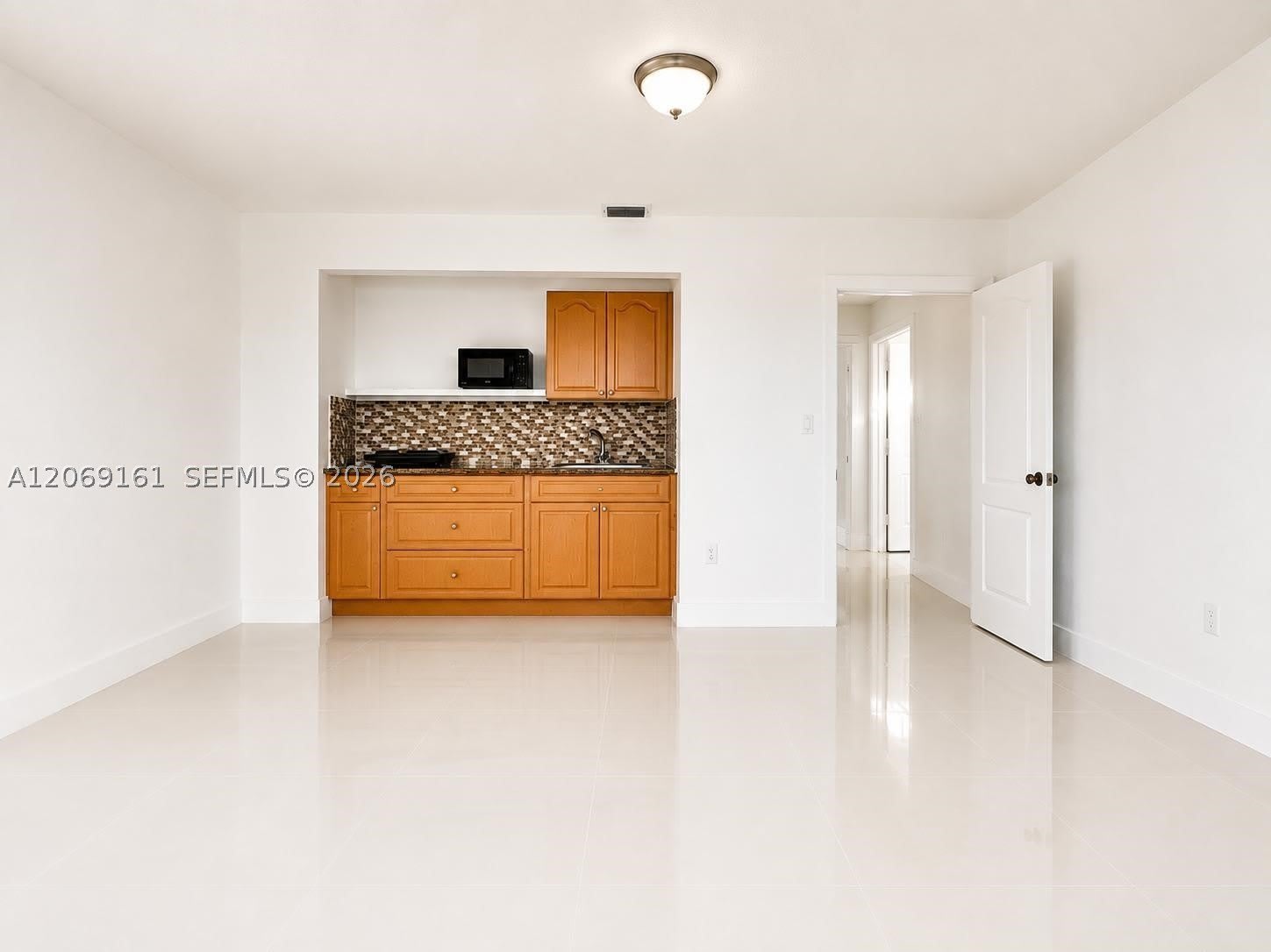 1063 SW 142nd Ave – photo 4