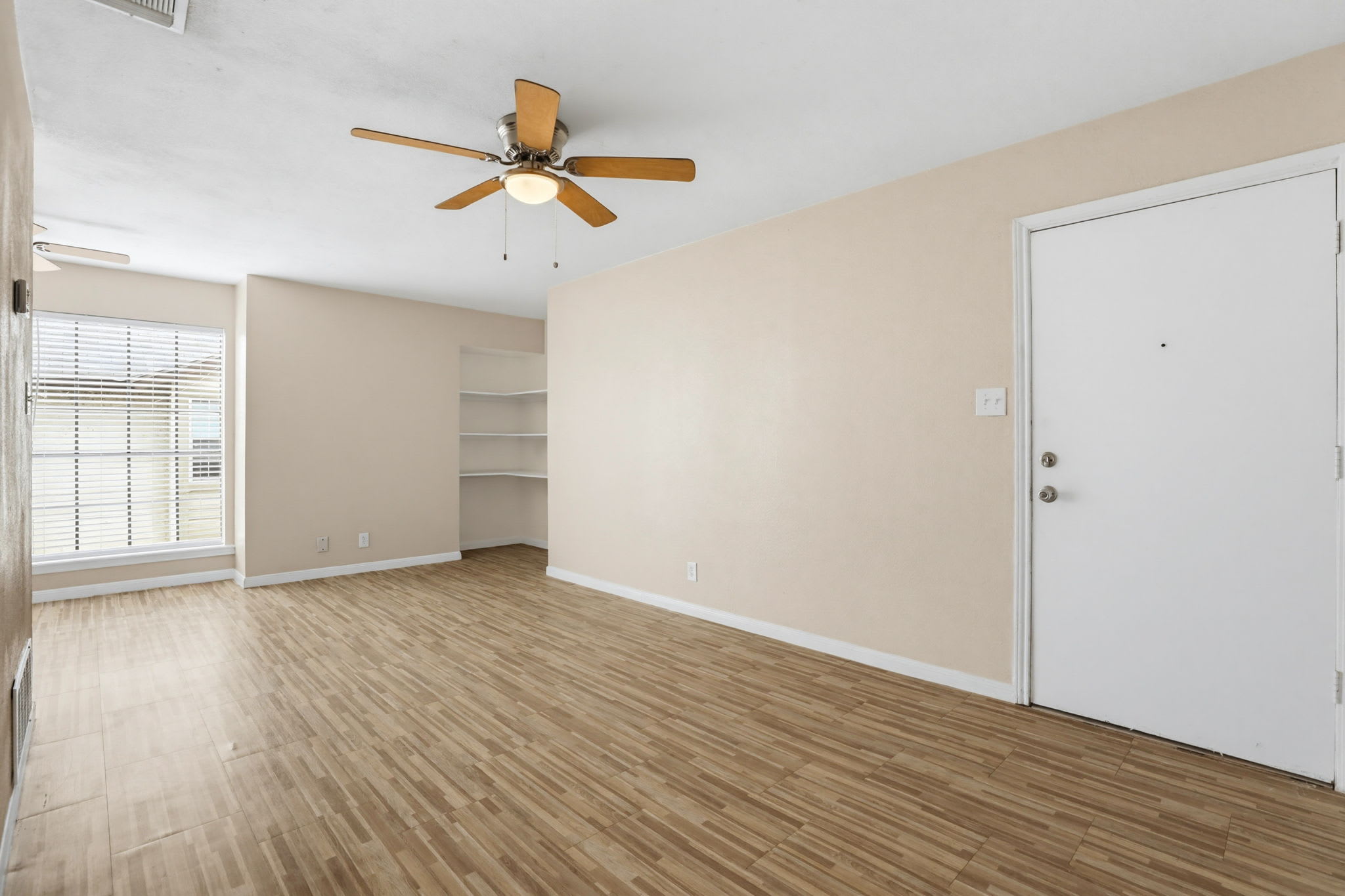 10543 Starcrest Drive – photo 2
