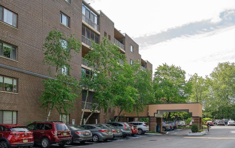 1219 W Wynnewood Rd Apt 208 – photo 2
