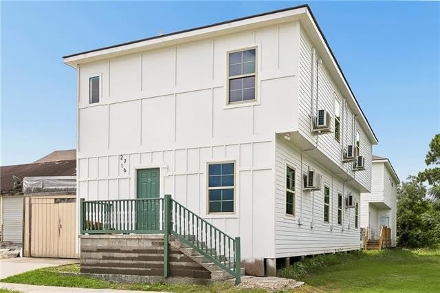 2716 N DORGENOIS Street – photo 1