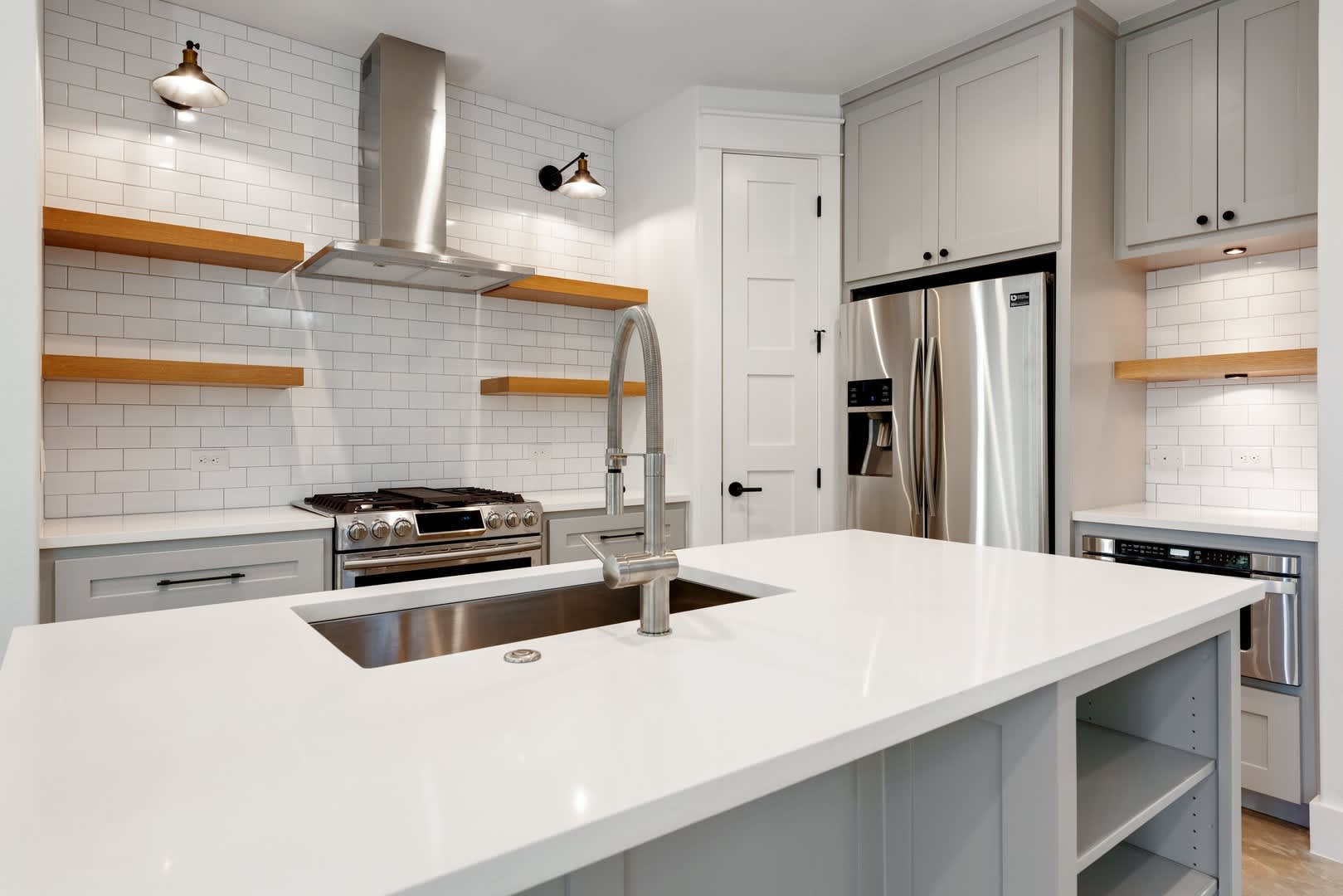 UT PRE-LEASE: New Construction: Luxury 4 bed / 3 bath home in West Campus – photo 2