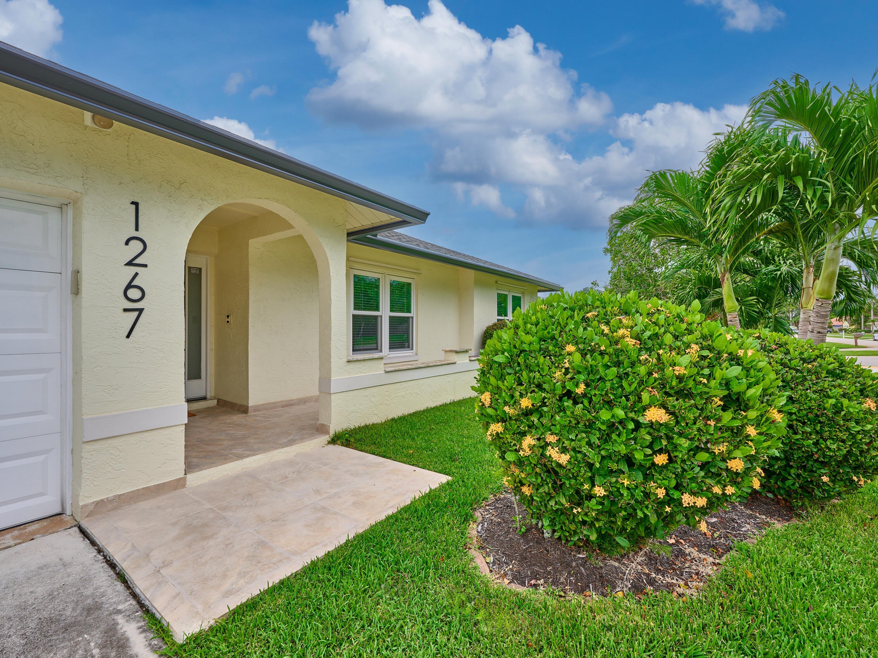 1267 SUMMERWOOD Circle – photo 2