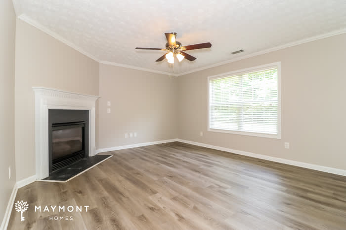 700 Castlebrooke Drive Southeast – photo 4
