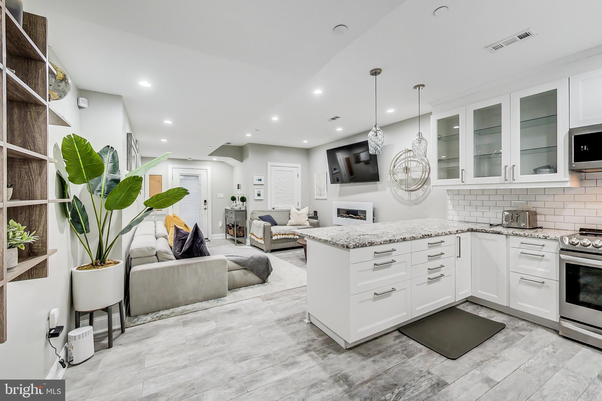 1343 IRVING Street NW – photo 5