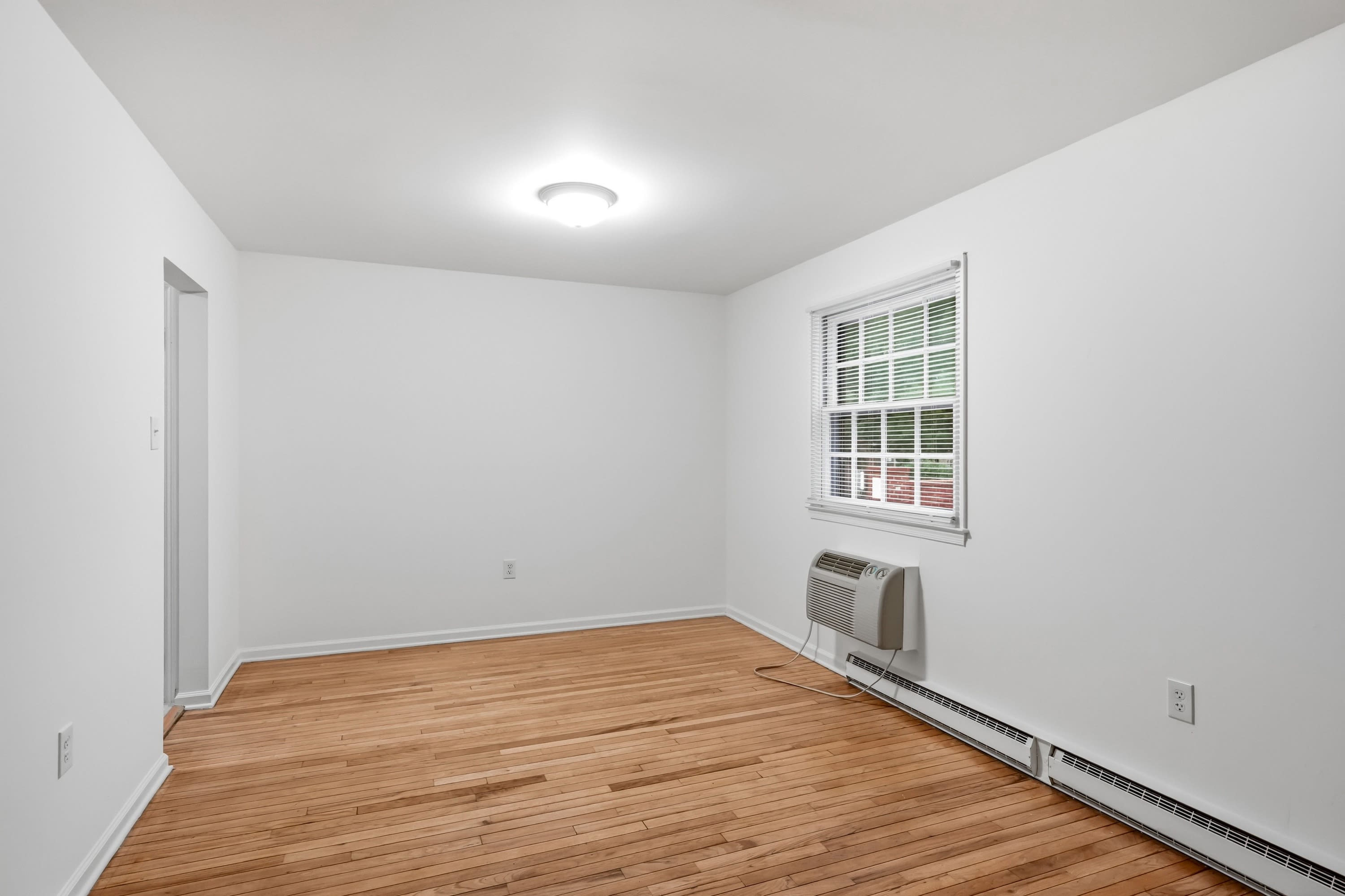 1126 Wayne Avenue – photo 5