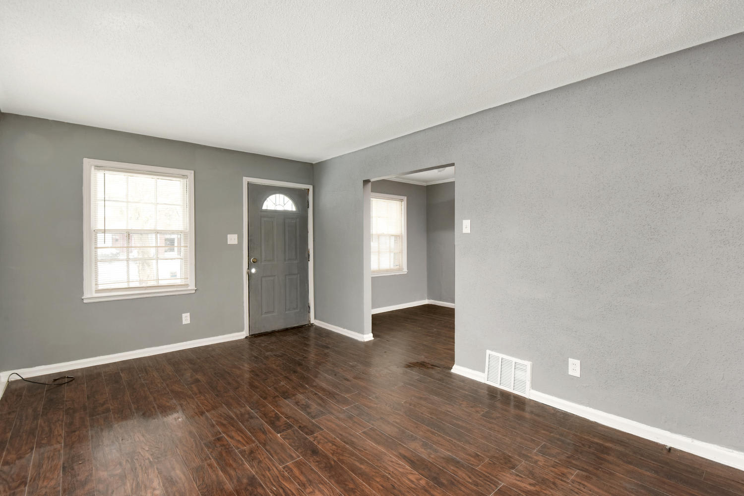 10434 Merlin St – photo 2