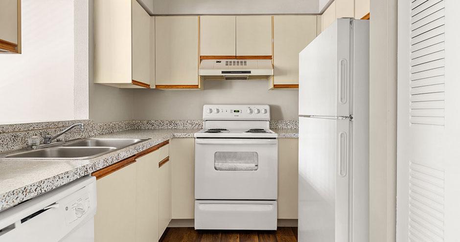 Gulfshore Apartment Homes – photo 2