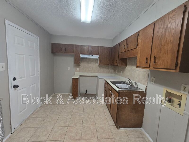 208 Julian Ave – photo 2