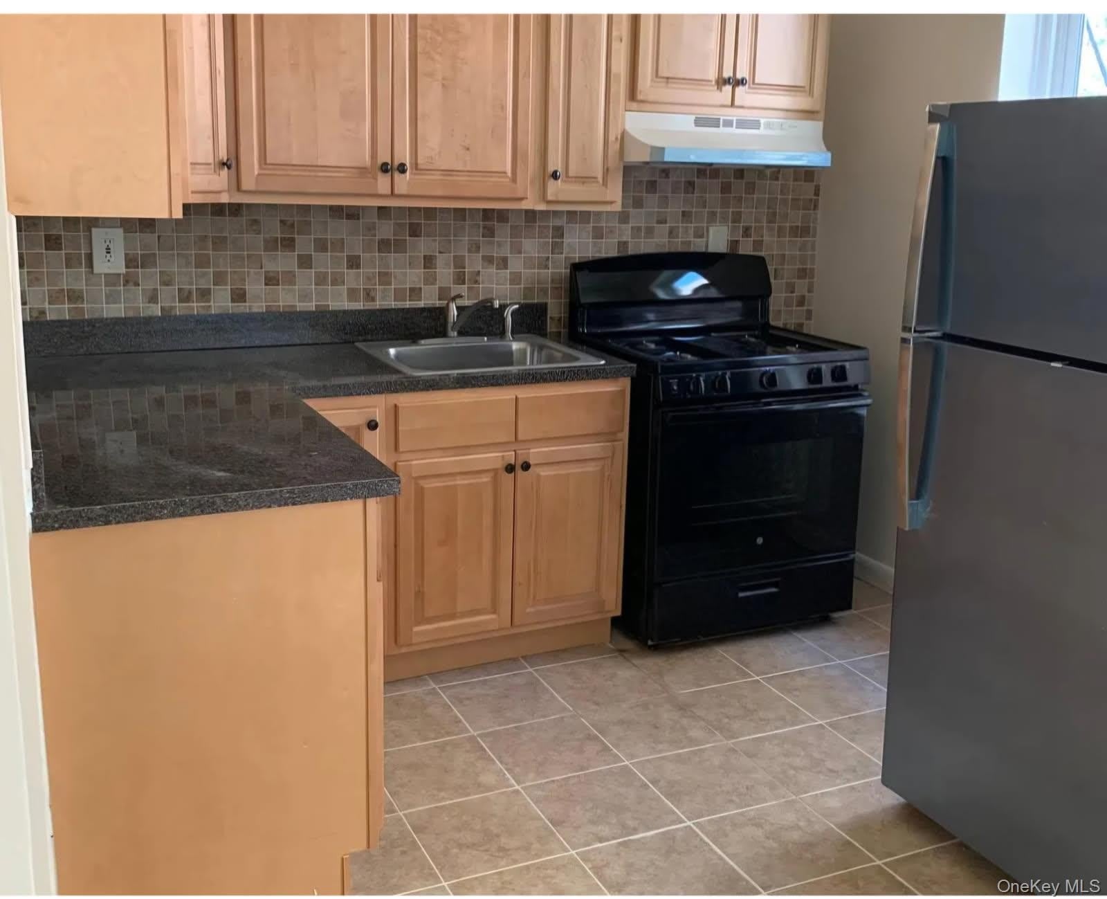 80 Elliott Avenue – photo 3