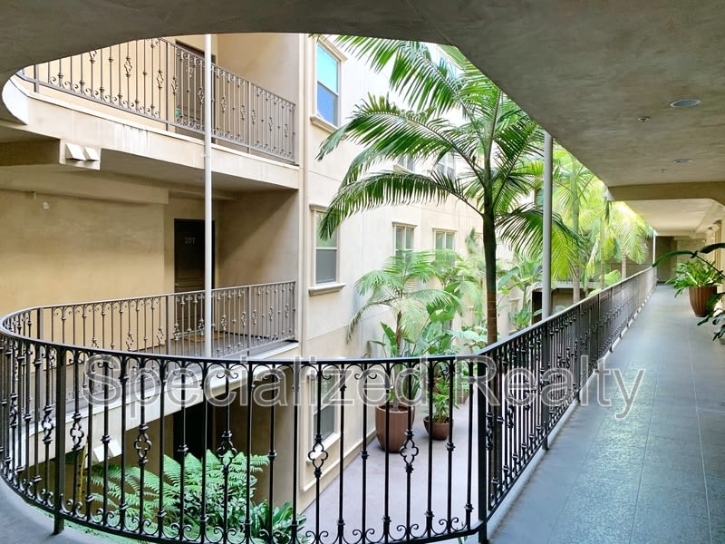 10921 Whipple Street – photo 2