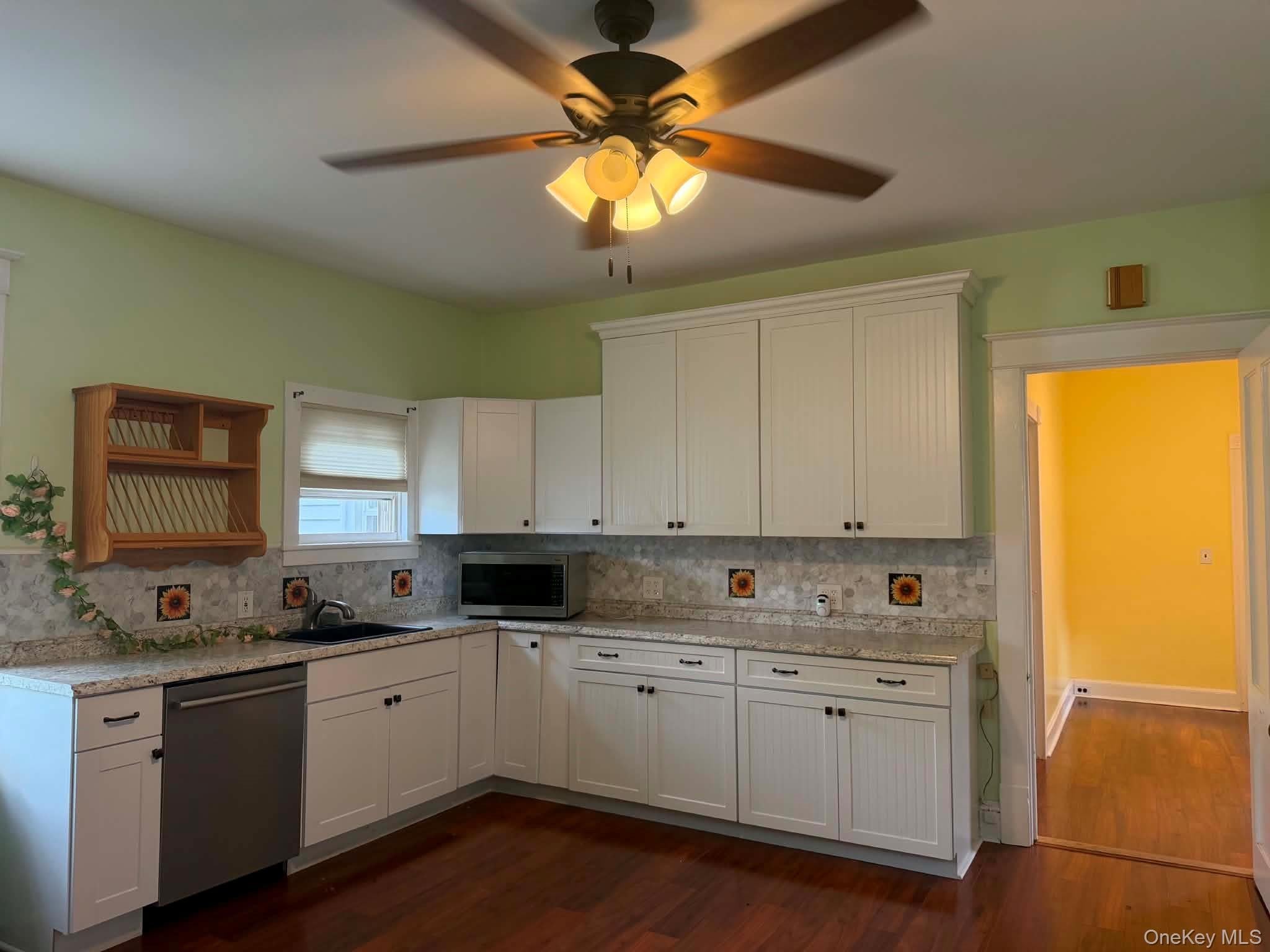 12 Parry Avenue – photo 1
