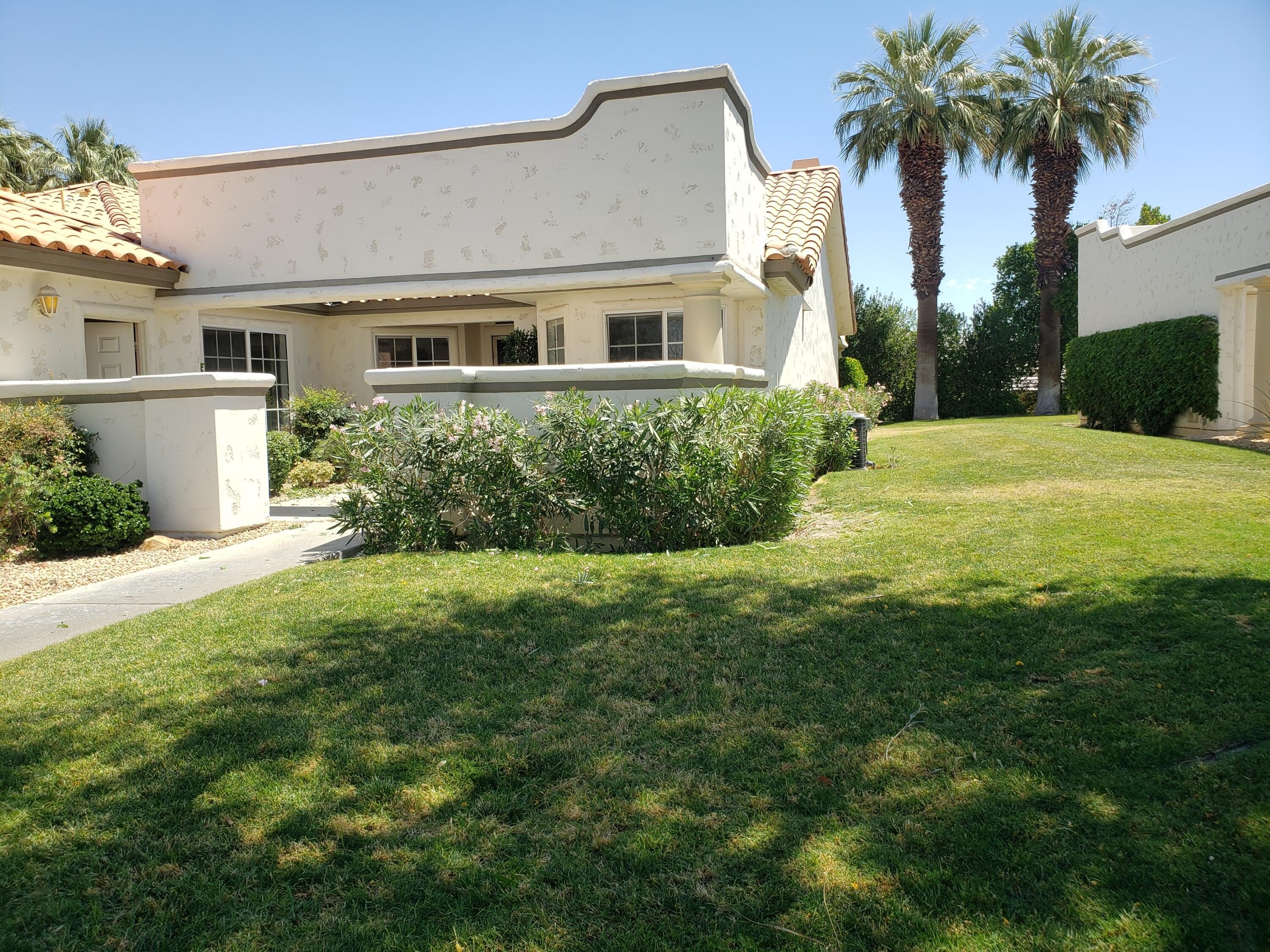 136 Desert Falls Drive E – photo 2