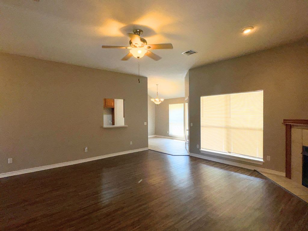 5328 Republic Dr – photo 3