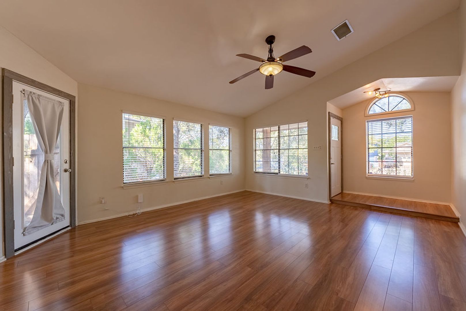 Luxury Meets Comfort Your Dream Single Family Home With Modern Design And Effortless Elegance Awaits – photo 3