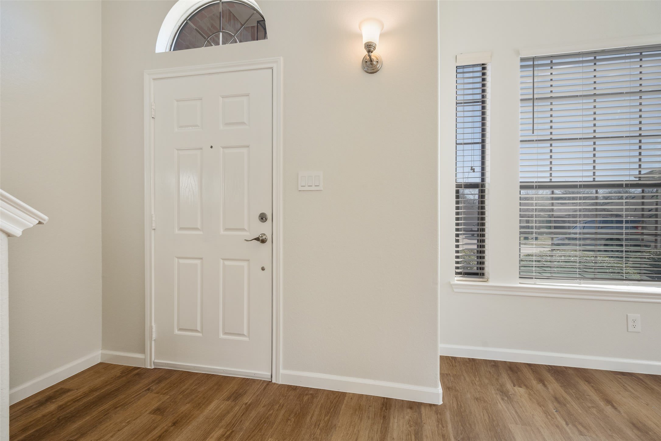 826 Hazels Way – photo 3