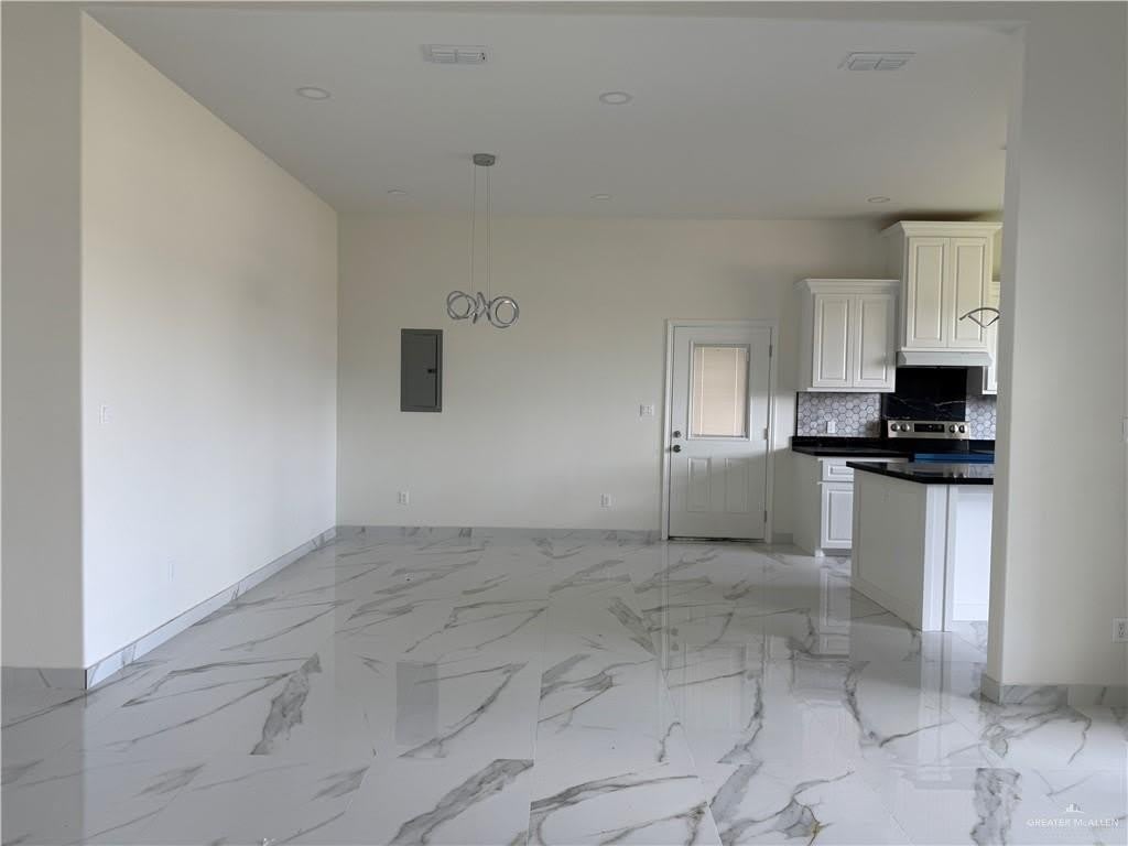 215 Constellation Drive – photo 4