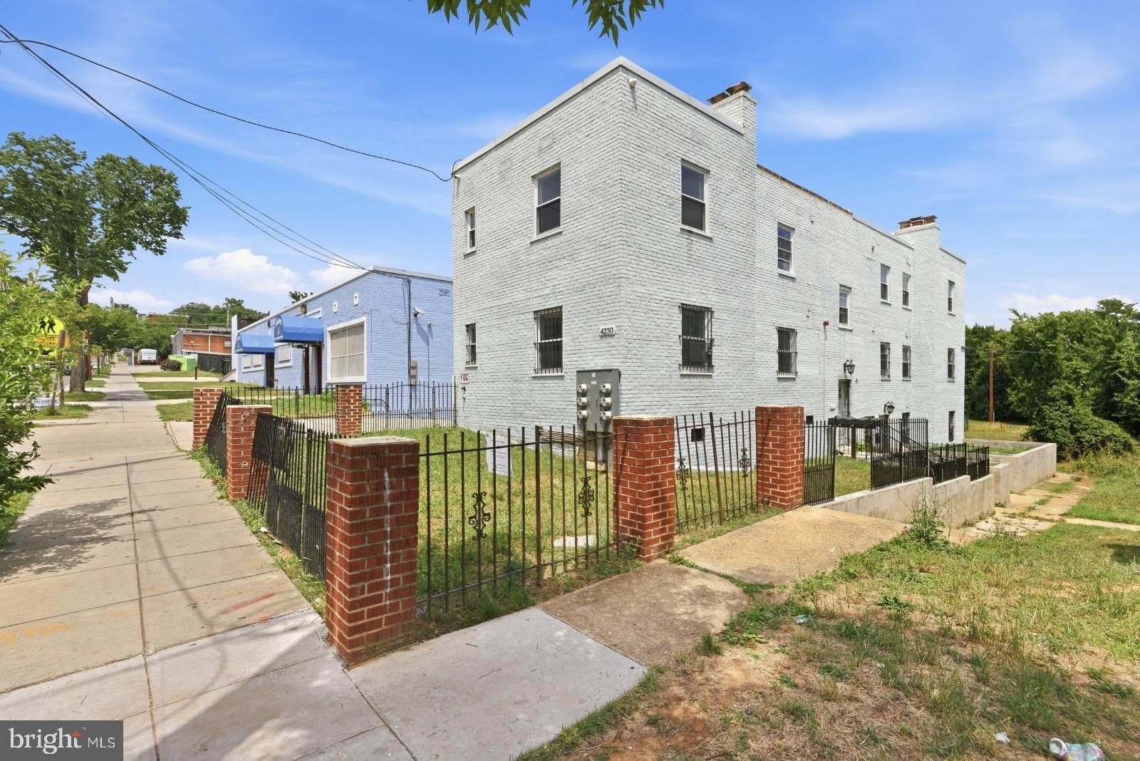 4230 6Th Street Se – photo 2