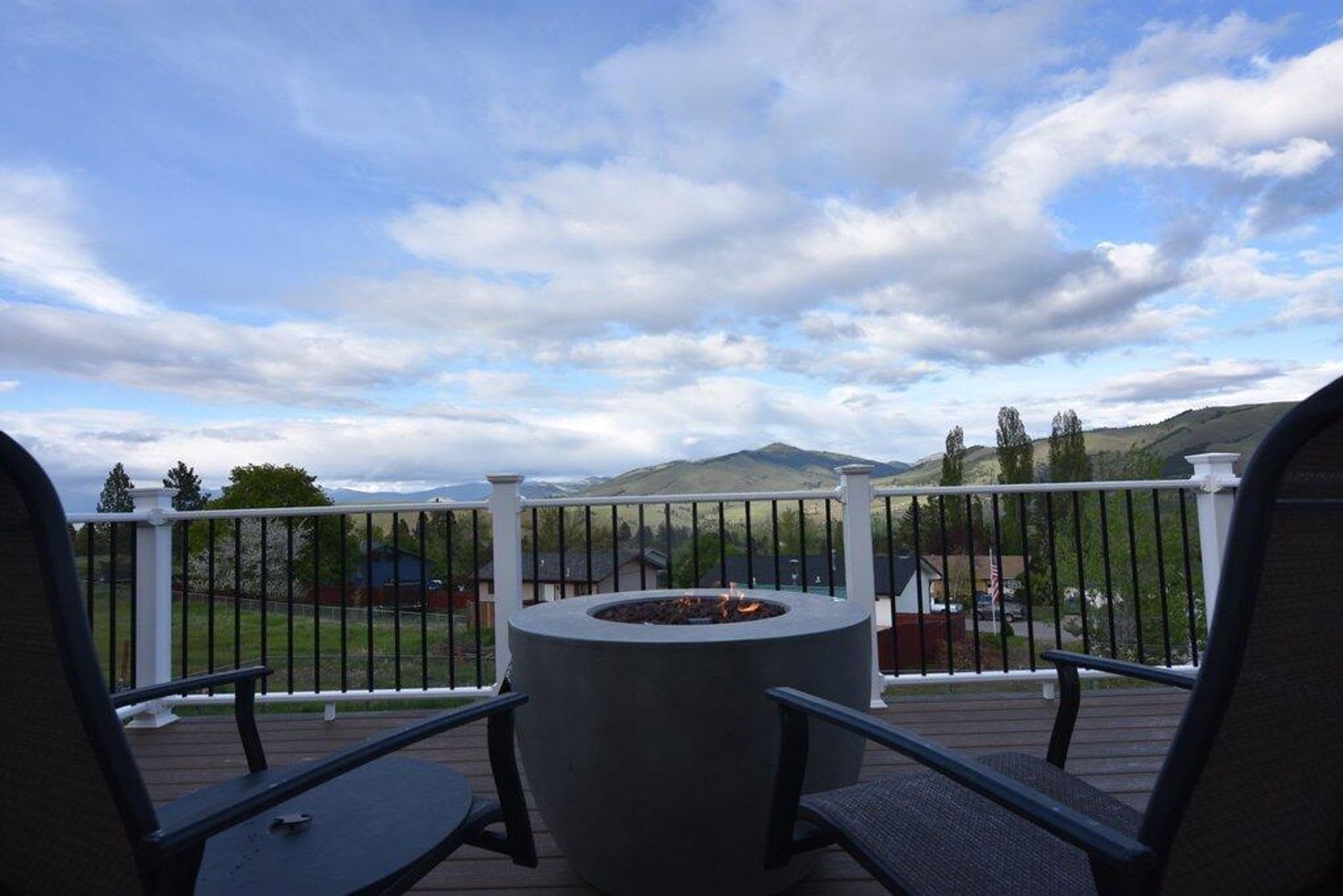 5-Bedroom Home in Lolo – photo 1