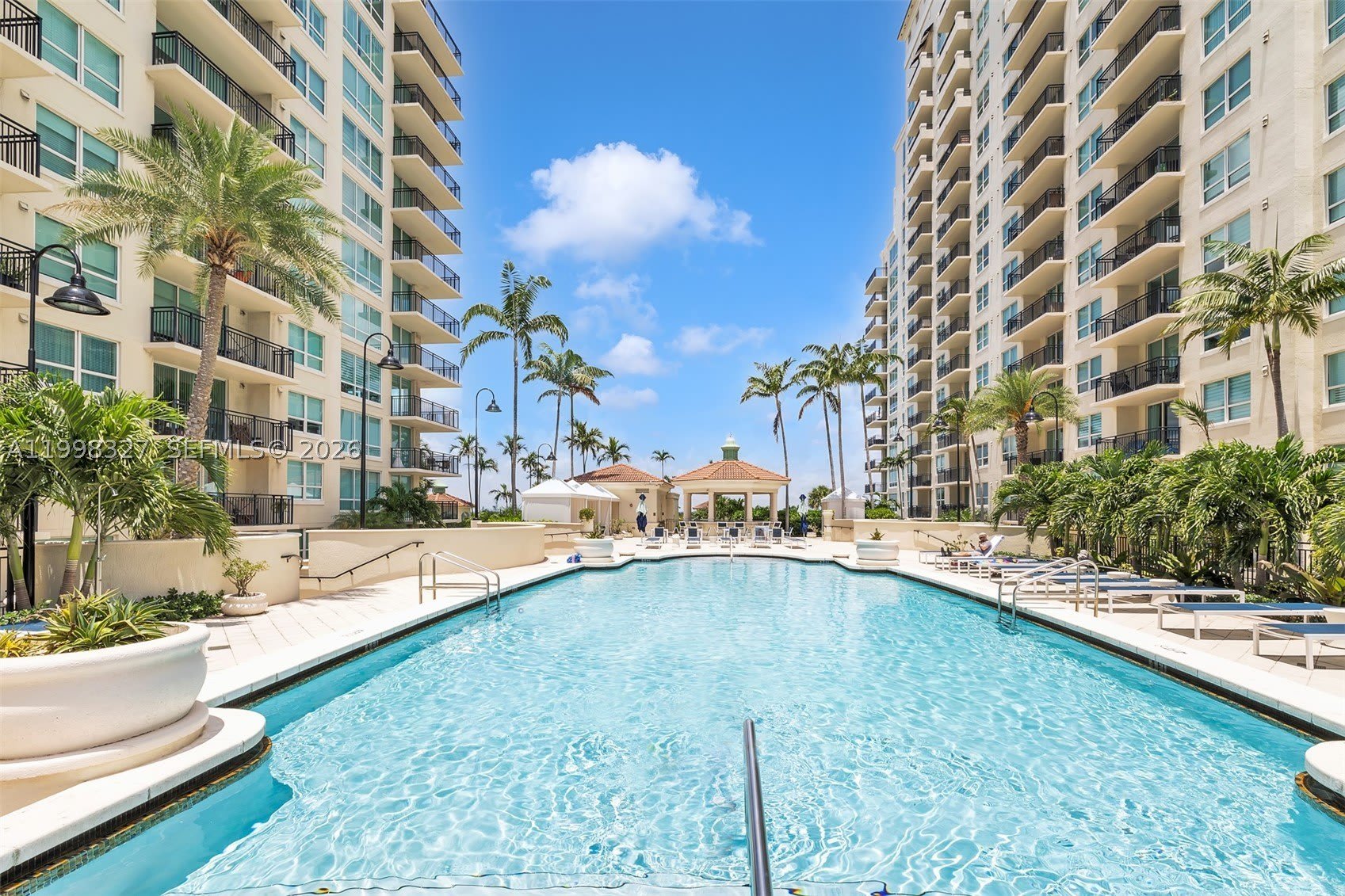 610 W Las Olas Blvd – photo 1