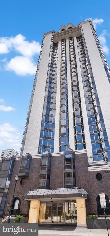 2018-2032 WALNUT STREET – photo 1