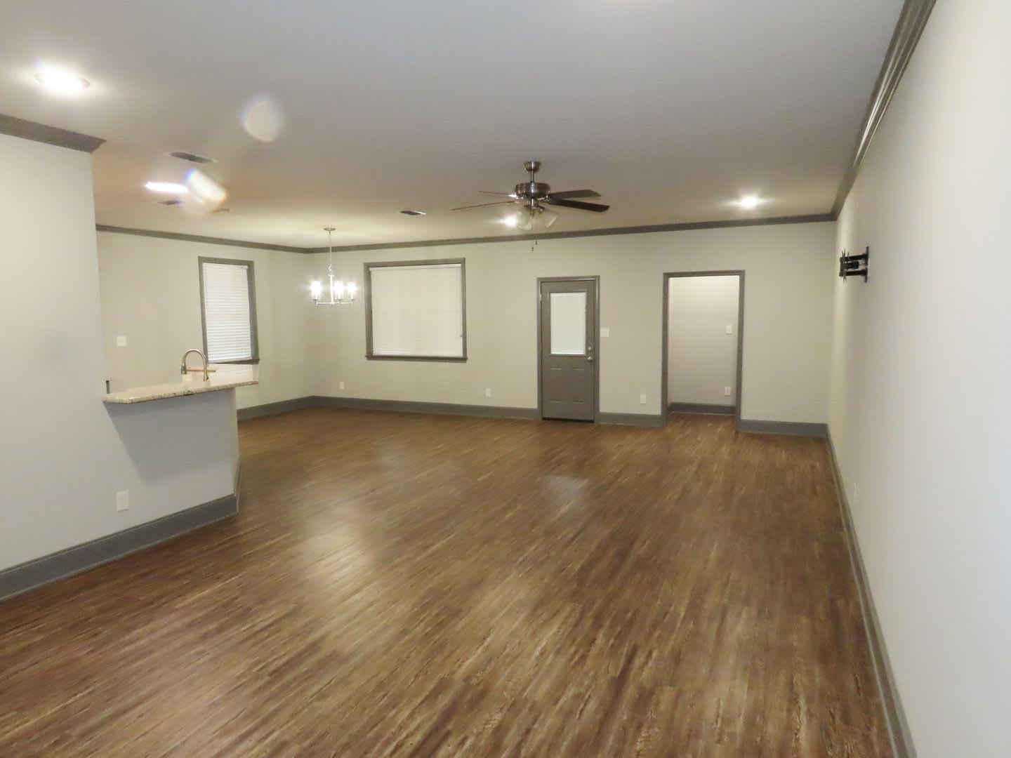 South Tyler-Whitehouse ISD! Beautiful 3 Bedroom, 2 Bath Home – photo 2