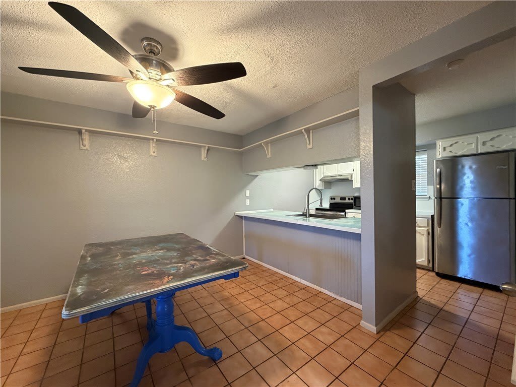 2825 Vancouver Drive – photo 4