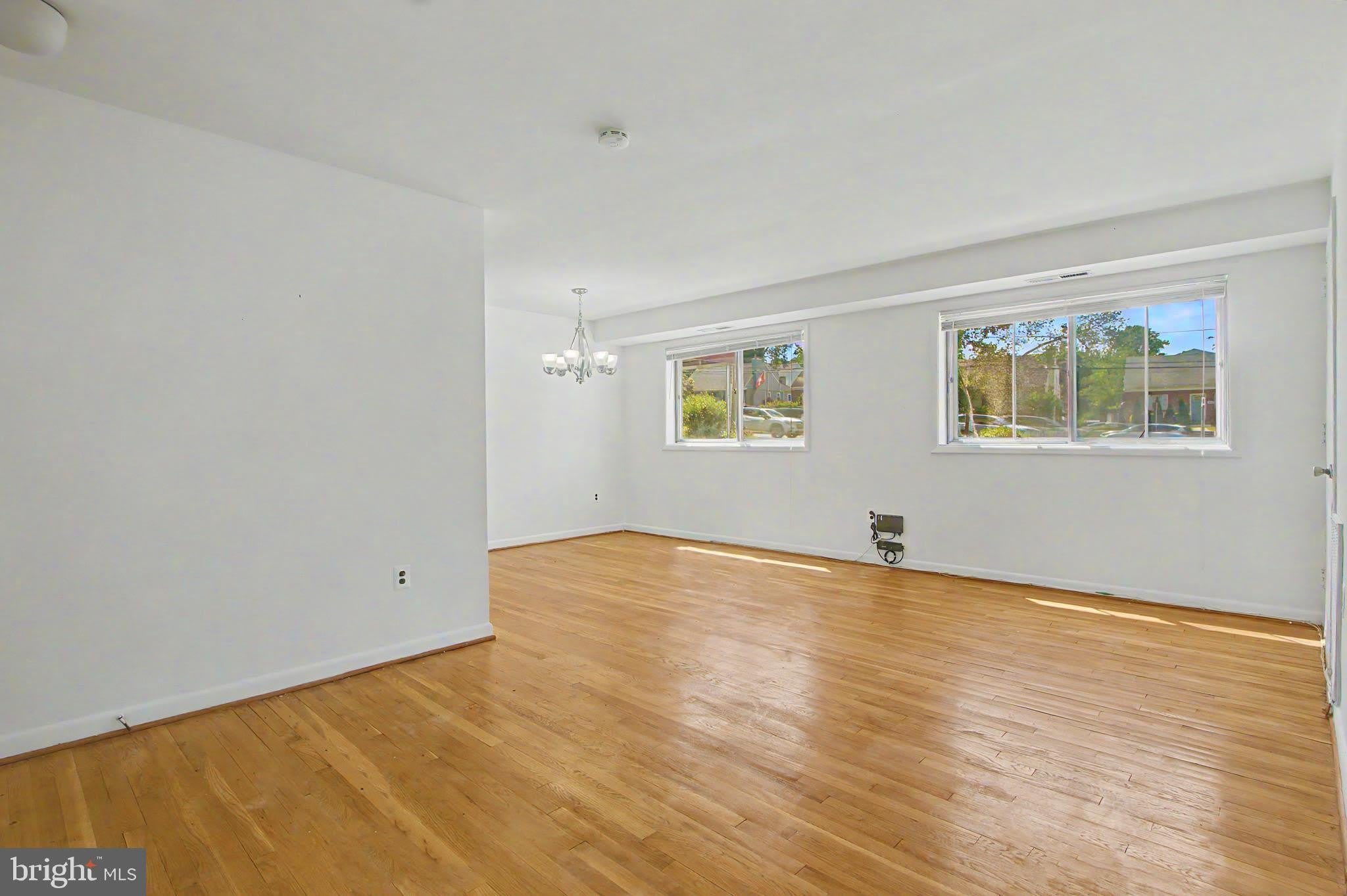 3355 UNIVERSITY Boulevard W – photo 5