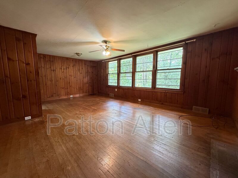 110 Locust Ct – photo 3