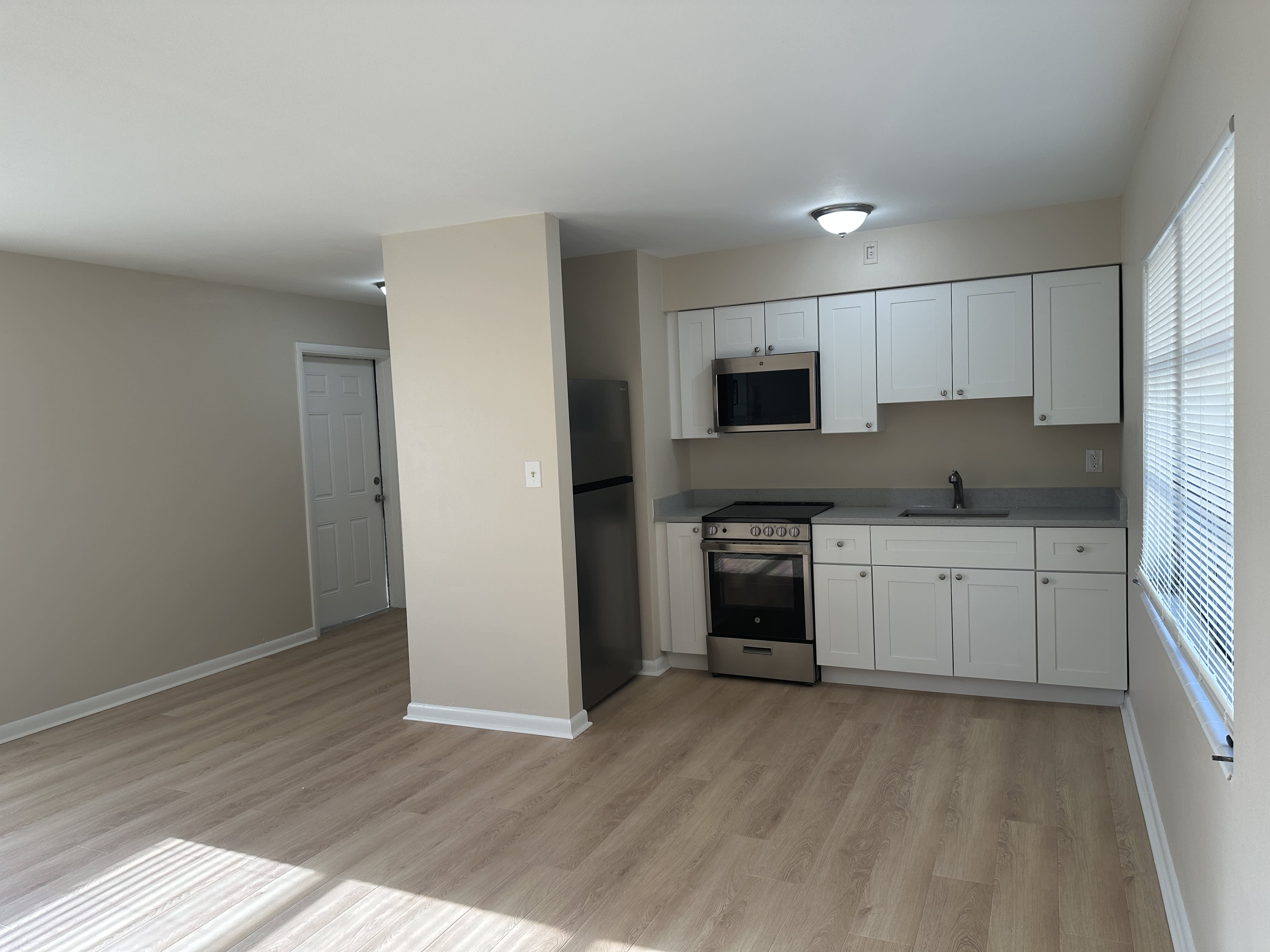 344 33rd Ave N Apt F – photo 3