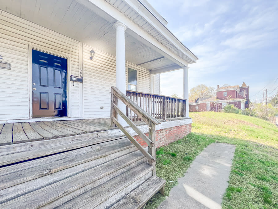 608 Halifax St – photo 2