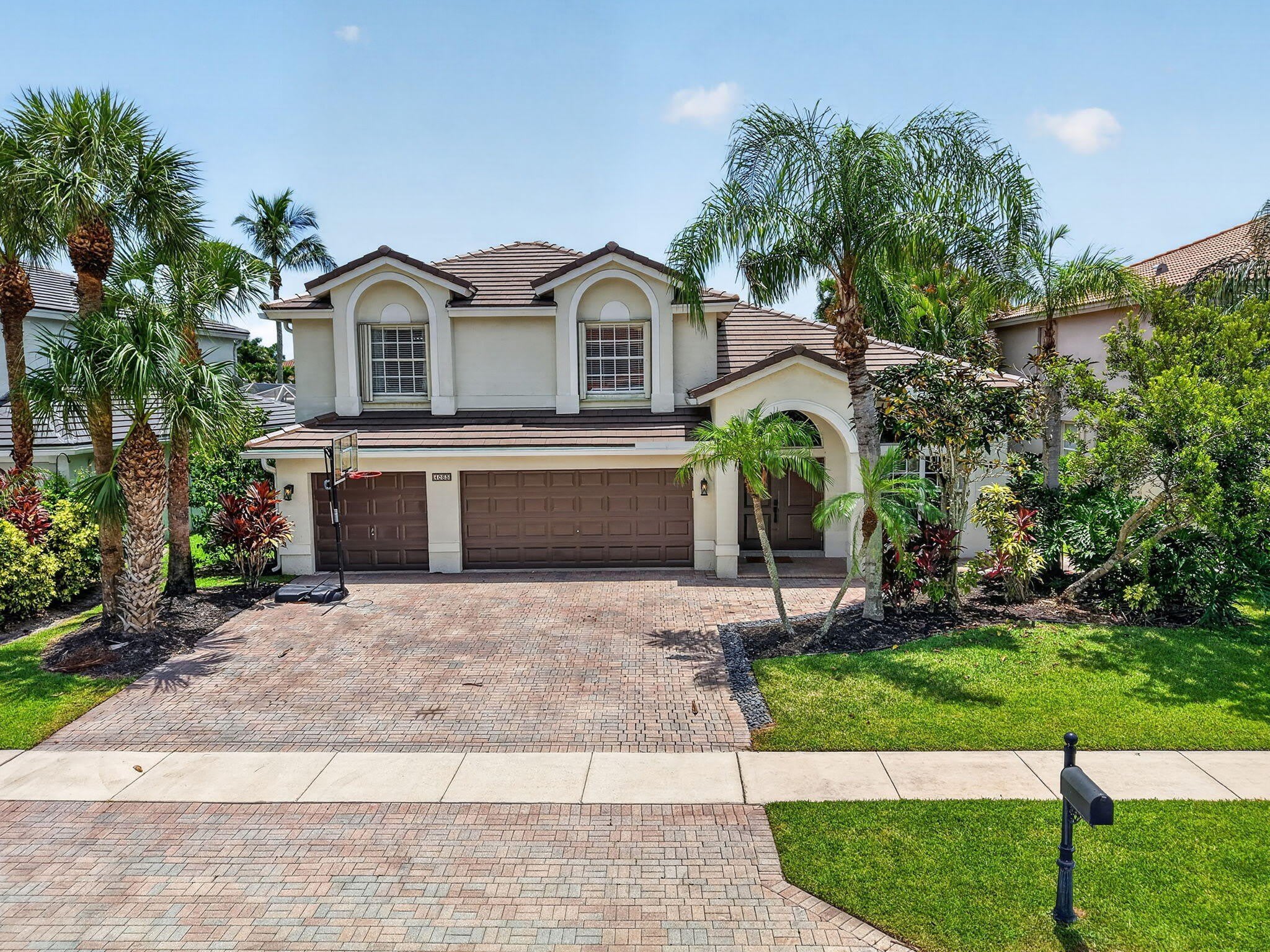 4085 BAHIA ISLE Circle – photo 2