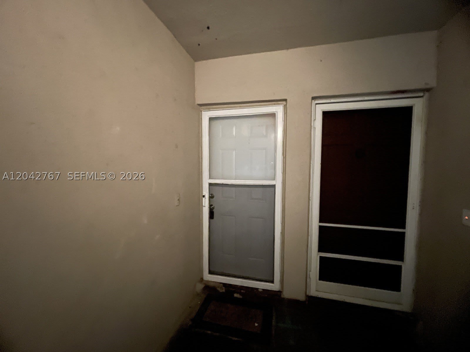 20490 NW 7th Ave – photo 4