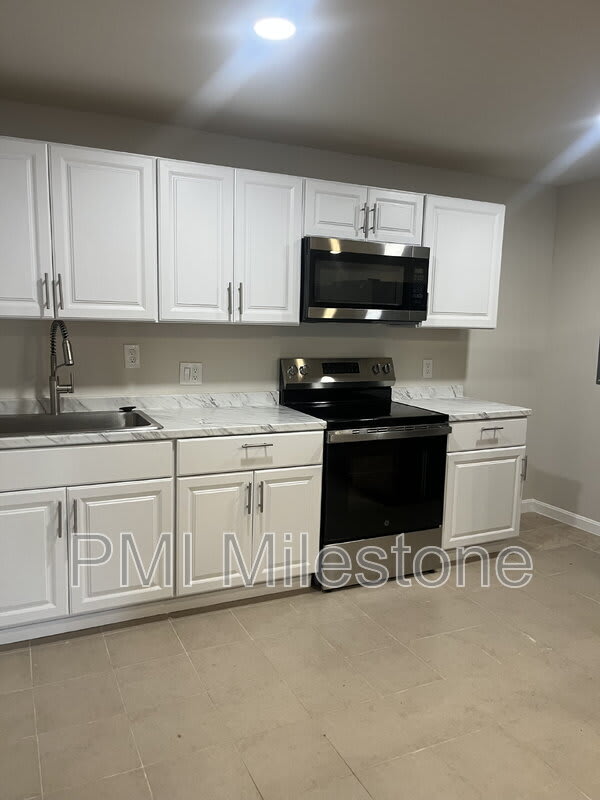 9734 Dumbarton Drive – photo 2