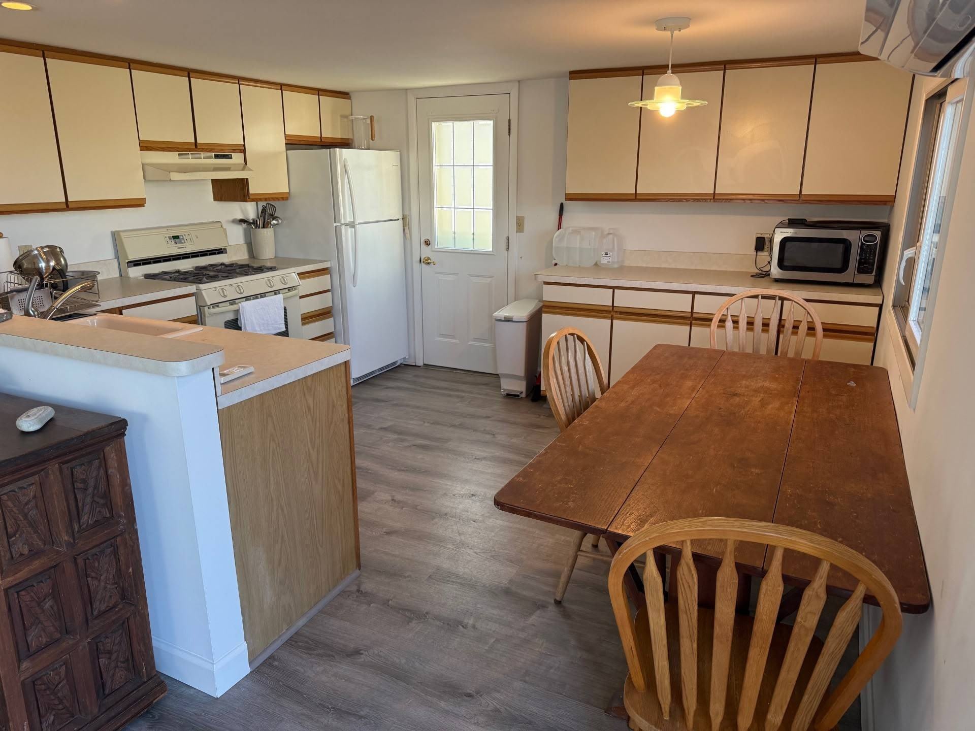 100 Deforest Road – photo 4