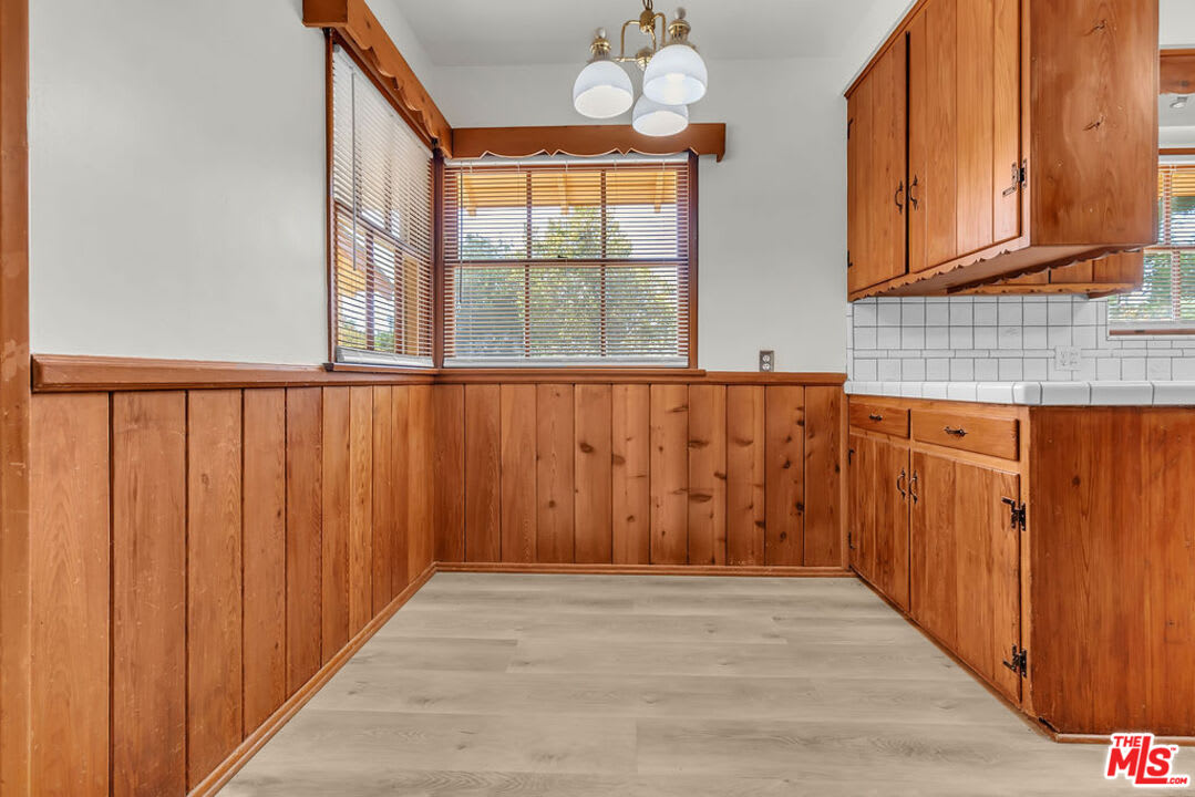 9322 Lasaine Avenue – photo 4