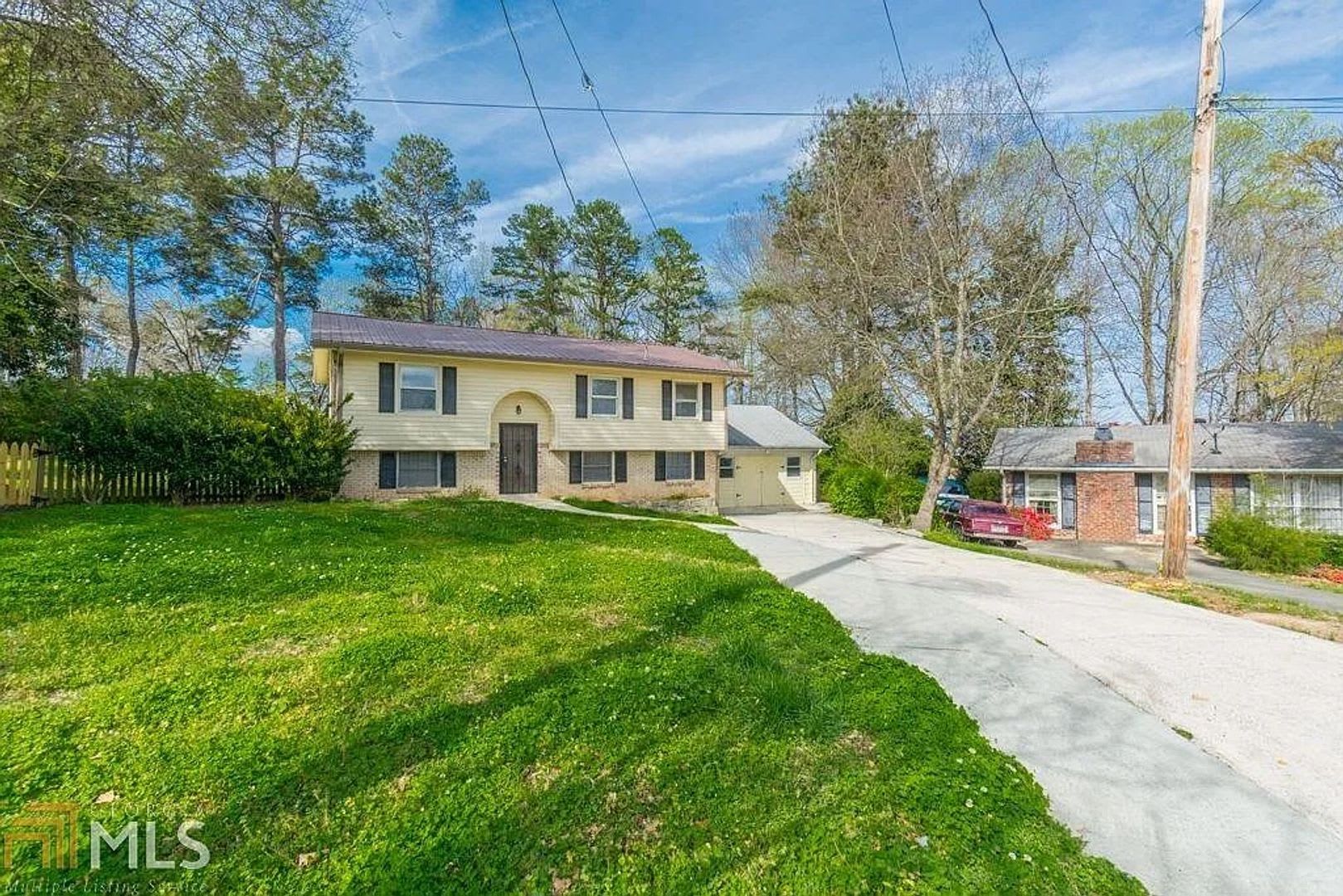 Room in 5 Bedroom Home at Reba Rd – photo 2