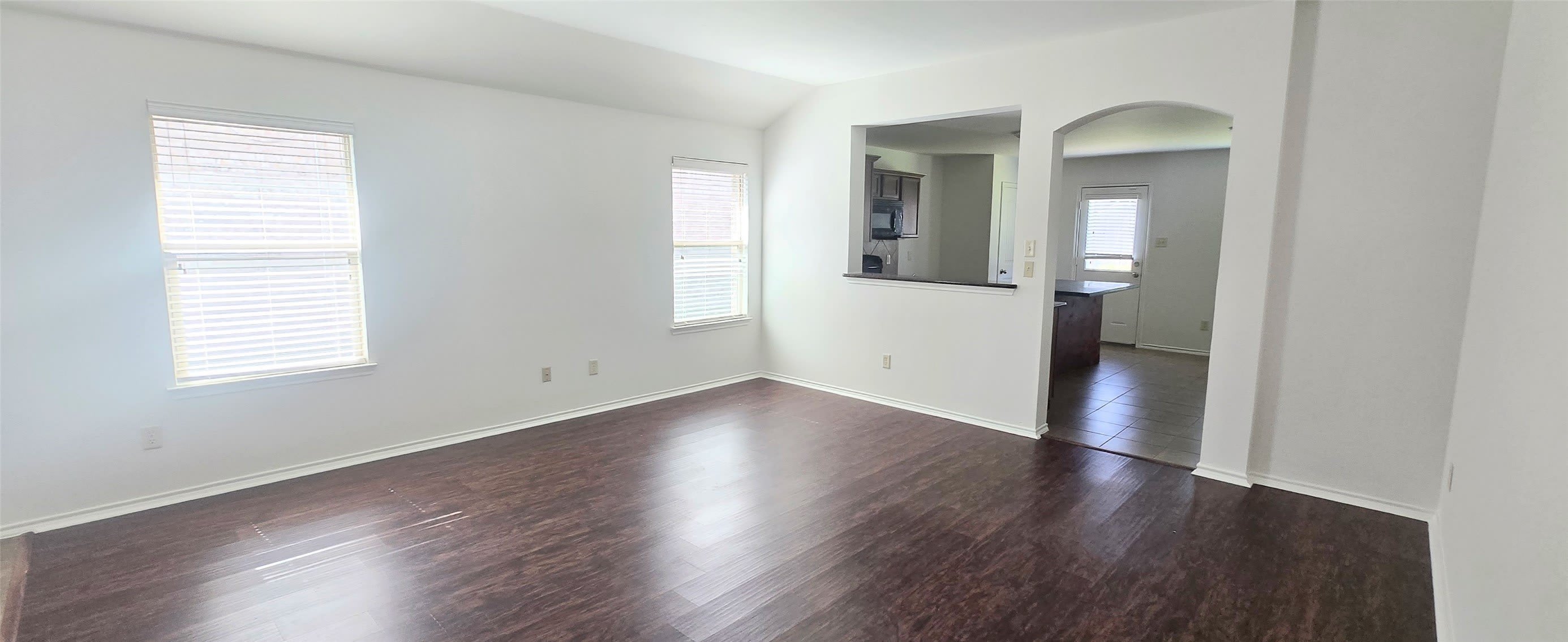 323 Vernon Street – photo 2
